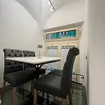 Elegant Apartment In Santo Spirito\'S Heart