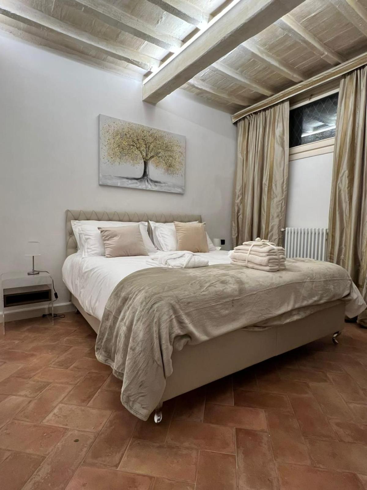 Elegant In Santo Spirito's Heart Apartamento Florencia