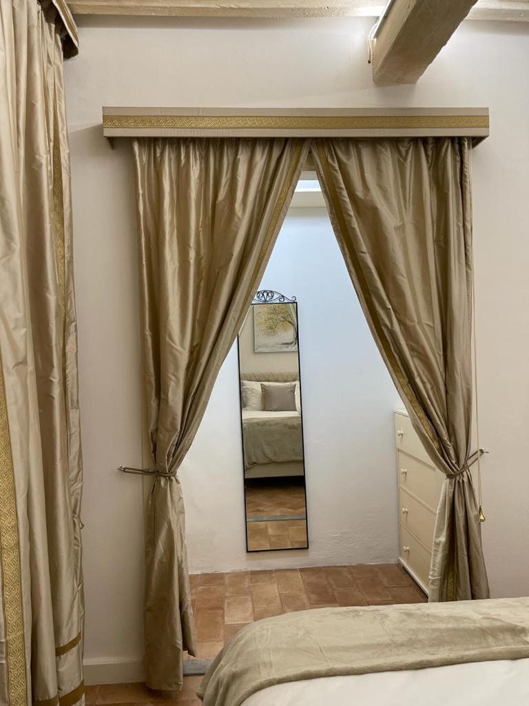 Elegant In Santo Spirito's Heart Florencia